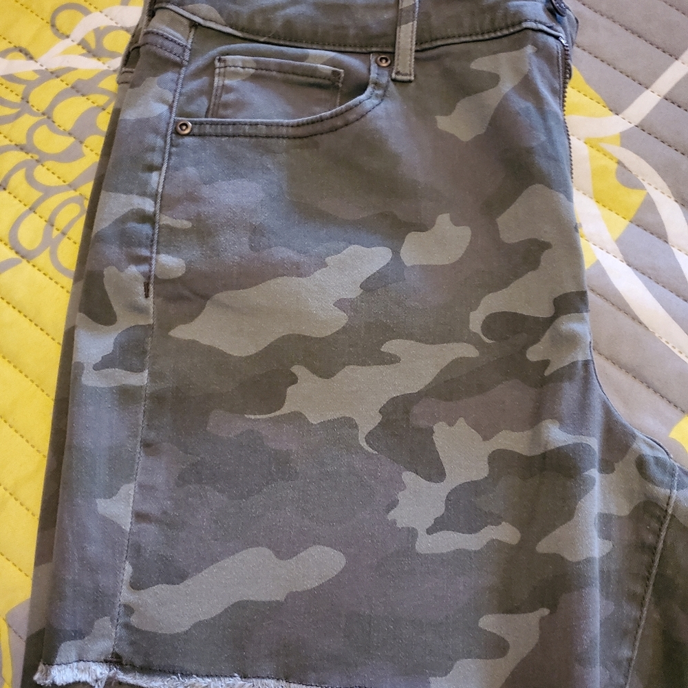 Sonoma Camouflage Ladies Shorts
